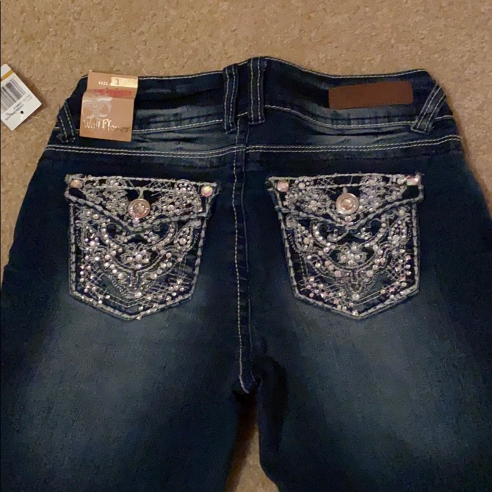 Sale 3 for $20 NWT Wallflower embellished capris